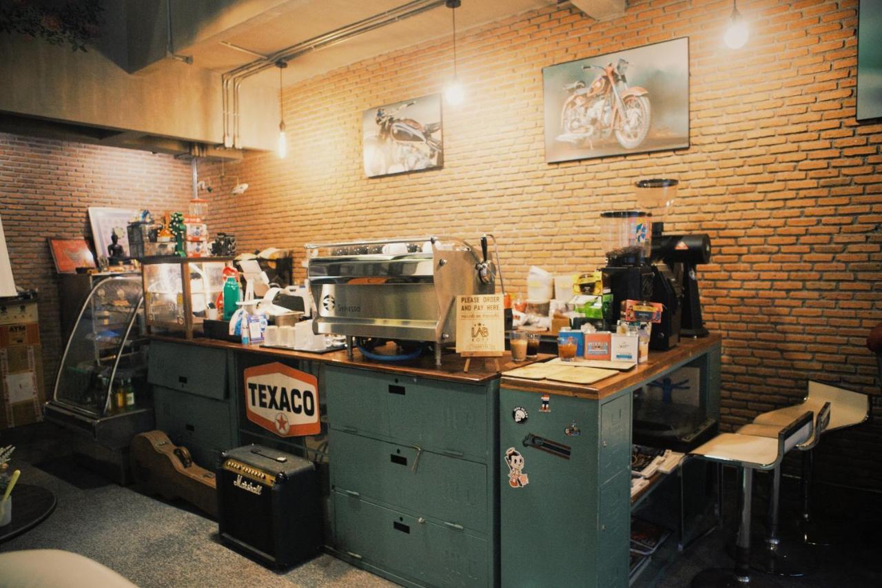 Labkoff Cafe And Hostel Kanchanaburi Luaran gambar